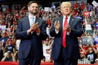 JD Vance dan Donald Trump pada rapat umum 20 Juli 2024 di Grand Rapids, Michigan. (FOTO: GETTY IMAGE)