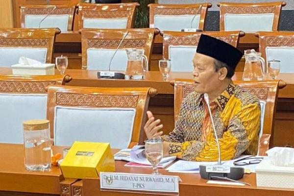 Wakil Ketua MPR RI yang juga Anggota Komisi VIII DPR RI, Hidayat Nur Wahid alias HNW (Foto: Humas MPR)  