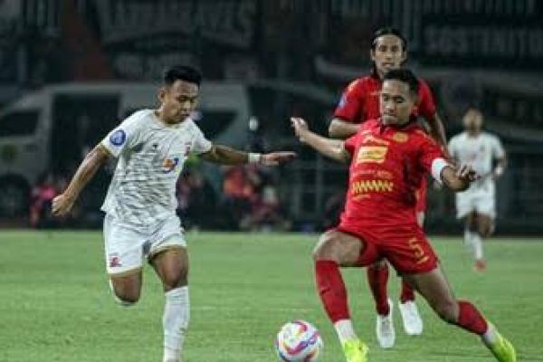 Persija Vs Bali United. Foto: cnnindonesia 