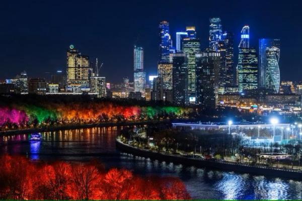 Pemandangan kota Moskow pada malam hari, 31 Oktober 2024. REUTERS 