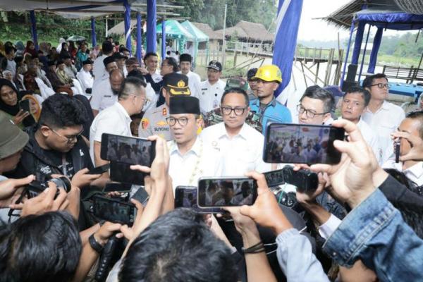 Menteri Desa dan Pembangunan Daerah Tertinggal (Mendes PDT) Yandri Susanto mengunjungi Desa Sumur Bandung Kabupaten Lebak, Rabu (Foto: Humas Kemendes) 