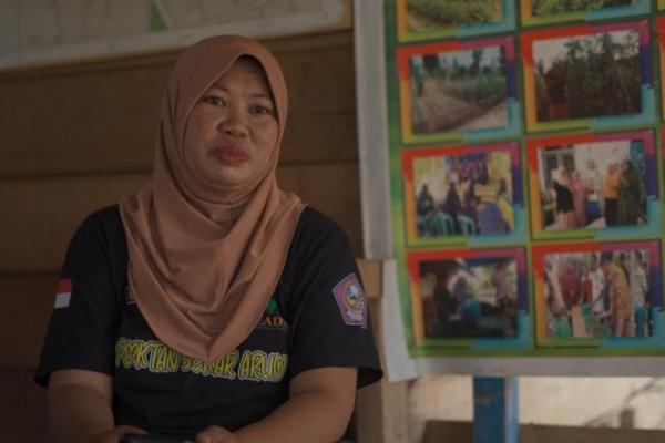 Nurlaela Buludawa, seorang ibu rumah tangga asal Popayato Barat, Kabupaten Pohuwatu, Gorontalo yang berhasil mengembangkan usaha pertanian berkat keterlibatannya dalam program READSI (Foto: Istimewa) 