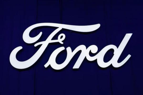 Logo Ford terlihat selama Pameran Mobil Internasional New York, di Manhattan, Kota New York, AS, 5 April 2023. REUTERS 