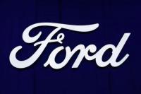 Logo Ford terlihat selama Pameran Mobil Internasional New York, di Manhattan, Kota New York, AS, 5 April 2023. REUTERS