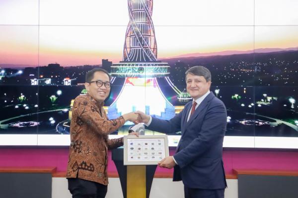 Wakil Menteri Perindustrian (Wamenperin) RI, Faisol Riza dan Menteri Industri dan Teknologi Baru Republik Tajikistan Sherali Kabir di Kementerian Perindustrian, Jakarta, Jumat (Foto: Istimewa) 