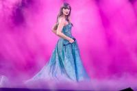 Taylor Swift tampil di Eras Tour di Toronto, Kanada pada 14 November 2025. (FOTO: GETTY IMAGE/TAS)