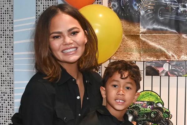 Putranya Miles Didiagnosis Diabetes Tipe-1, Chrissy Teigen Akui Keluarganya Masih Belajar (FOTO: GETTY IMAGE) 