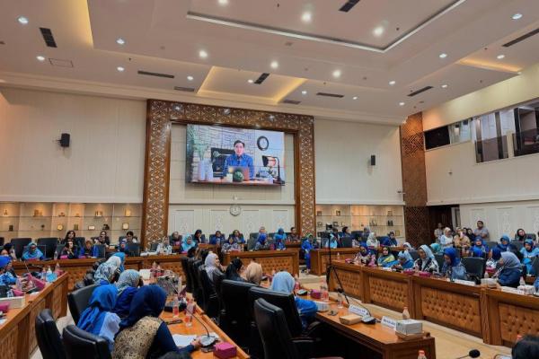 Wakil Ketua MPR RI, Edhie Baskoro Yudhoyono (Ibas) dalam Seminar Nasional  bertema Perempuan Sebagai Pahlawan Ekonomi Kreatif (Foto: Humas MPR) 