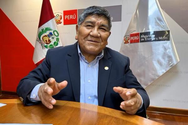 Menteri Pertambangan Peru Romulo Mucho berbicara selama wawancara dengan Reuters, di Lima, Peru 3 Mei 2024. REUTERS 