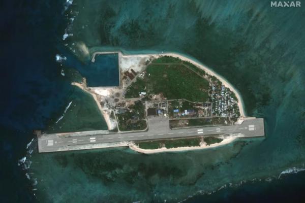 Citra satelit menunjukkan Pulau Thitu di Laut Cina Selatan, 25 November 2024. Handout via REUTERS 