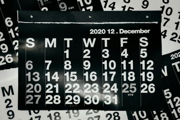 Ilustrasi, kalender Desember (Foto: Unsplash/Insung Yoon) 