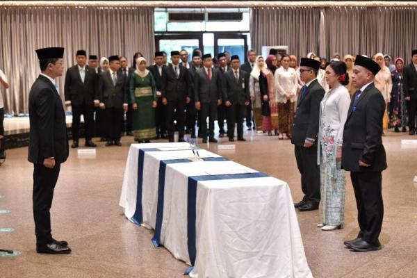 Pelantikan dan Pengambilan Sumpah Pejabat Pimpinan Tinggi Pratama Kementerian Transmigrasi di Gedung Makarti Muktitama Jakarta, Senin (Foto: Ist) 