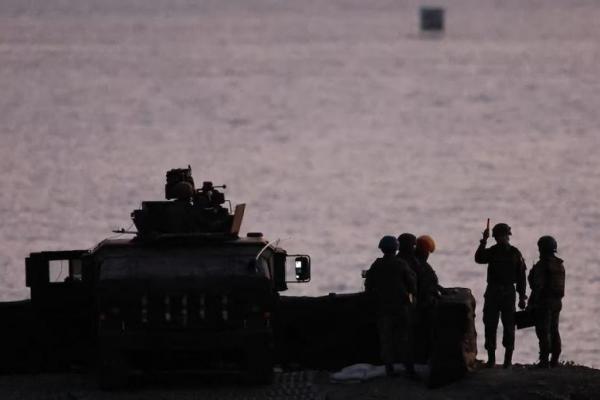 Tentara bersiap untuk latihan tembak langsung di tempat pelatihan Fangshan di Pingtung, Taiwan, 26 Agustus 2024. REUTERS 