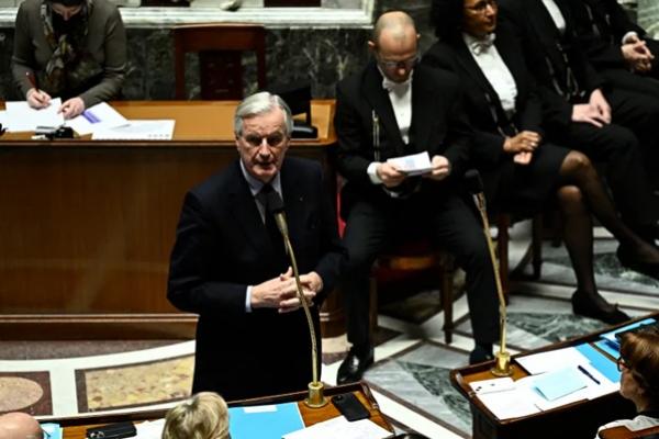 Majelis Nasional akan membahas dan memberikan suara atas mosi tidak percaya yang dapat mengakhiri pemerintahan Perdana Menteri Michel Barnier. (FOTO: AFP) 