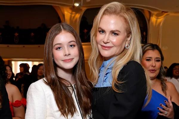 Hadiri Pesta Gala, Nicole Kidman Didampingi Putrinya Faith. (FOTO: GETTY IMAGE) 