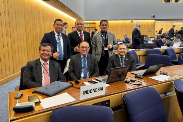 Delagasi RI dalam sidang Maritime Safety Commitee (MSC) ke 109 di Markas Besar International Maritime Organization (IMO), London, Inggris. Foto: hubla 