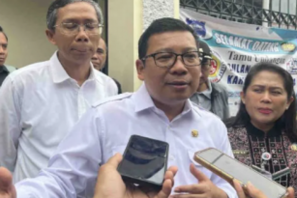 Kepala Badan Pangan Nasional/National Food Agency (NFA)  Arief Prasetyo Adi menyatakan, bantuan pangan beras akan dilanjutkan pada 2025 