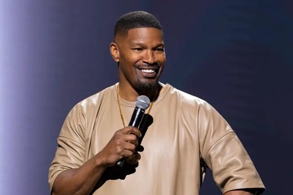 Alami Keadaan Darurat Medis, Jamie Foxx Hampir Kehilangan Nyawa. (FOTO: NETFLIX) 