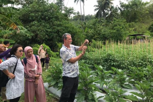 Tim Kemetan dan IFAD meninjau lokasi program di 3 Provinsi. 