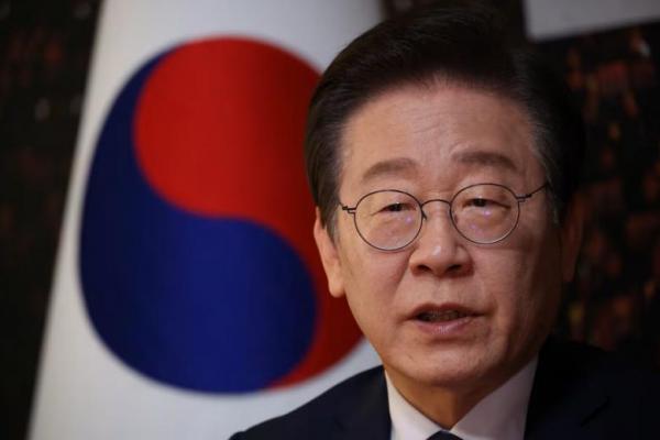 Pemimpin utama oposisi Korea Selatan, Partai Demokrat Lee Jae-myung saat wawancara di Majelis Nasional di Seoul, Korea Selatan, 6 Desember 2024. REUTERS 