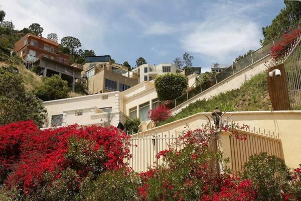 Rumah mewah milik Brittany Murphy dan sebelumnya Britney Spears di Beverly Hills. (FOTO: GETTY IMAGE) 