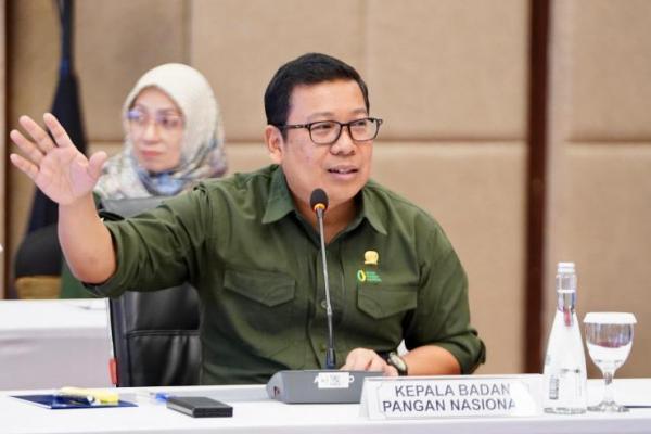 Kepala Badan Pangan Nasional/National Food Agency (NFA)  Arief Prasetyo Adi dalam rapat koordinasi terbatas (rakortas) di Jakarta, Senin (23/12/2024). (foto:NFA) 