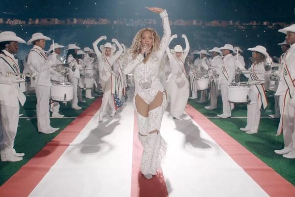 Ibu Beyonce Balas Dendam pada Troll Online yang `Terobsesi Penampilan Putrinya di Hari Natal` (FOTO: NETFLIX) 