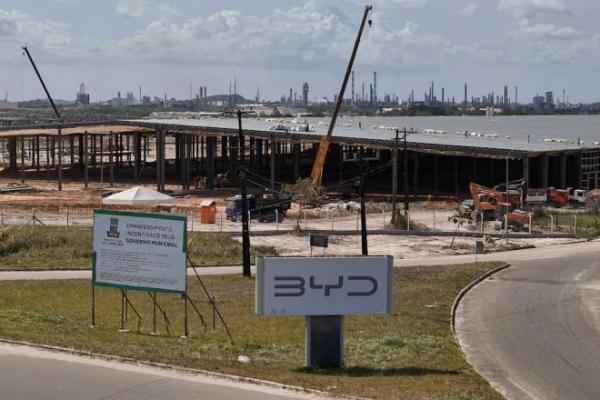 Pemandangan drone menunjukkan lokasi konstruksi pabrik kendaraan listrik baru BYD di Camacari, Brasil 26 Desember 2024. REUTERS 