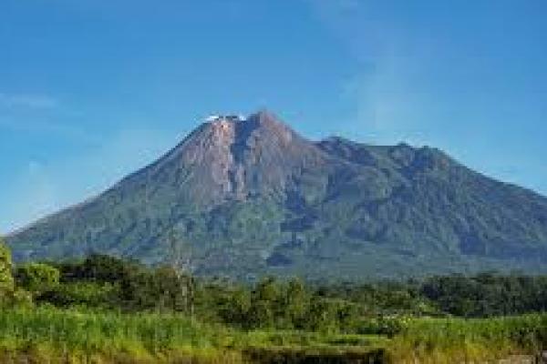 Status Level III, Pegunungan Indonesia Aman Untuk Wisata Tahun Baru