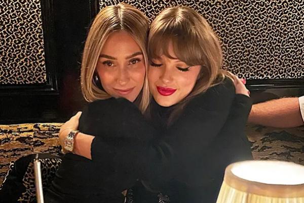 Ashley Avignone dan Taylor Swift. (FOTO: INSTAGRAM) 