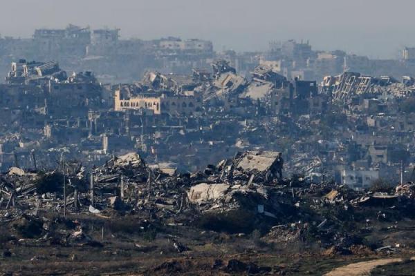 Bangunan-bangunan hancur di Jalur Gaza, seperti yang terlihat dari Israel selatan, 2 Januari 2025. REUTERS 