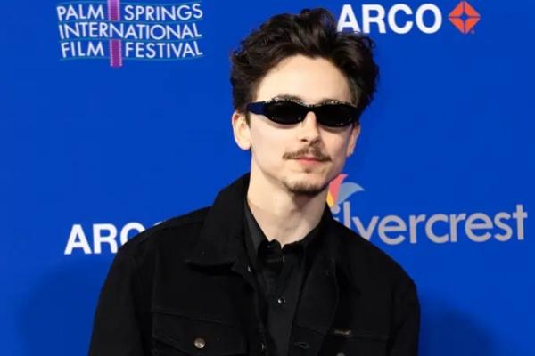 Timothee Chalamet Hindari Pertanyaan tentang Pacarnya Kylie Jenner di Festival Film Palm Springs. (FOTO: GETTY IMAGE) 