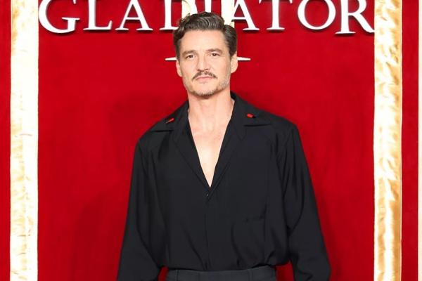 Pedro Pascal Pamer Tubuh Ramping Usai Tampil Sebagai Mr. Fantastic di Film Fantastic Four. (FOTO: GETTY IMAGE) 