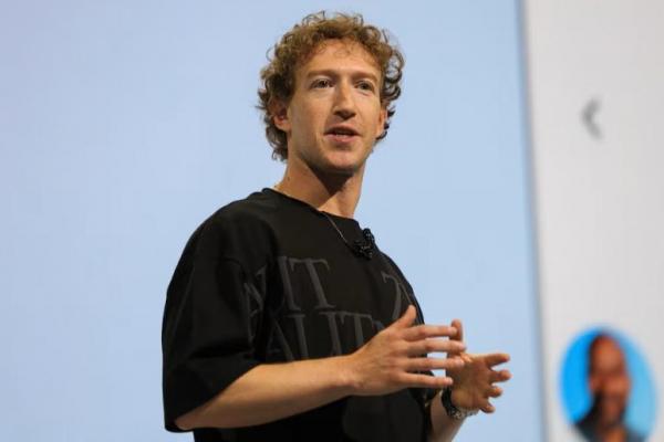 CEO Meta Mark Zuckerberg menyampaikan pidato saat acara tahunan Meta Connect, di kantor pusatnya di Menlo Park, California, AS, 25 September 2024. REUTERS 