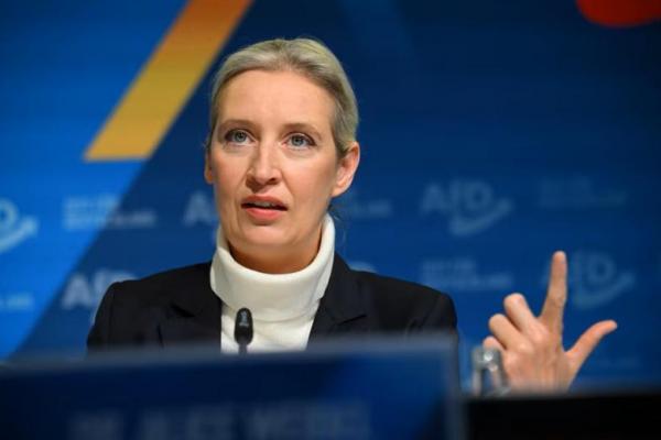 Alice Weidel, salah satu pemimpin partai Alternatif untuk Jerman atau AfD saat konferensi pers, di Berlin, Jerman 7 Desember 2024. REUTERS 