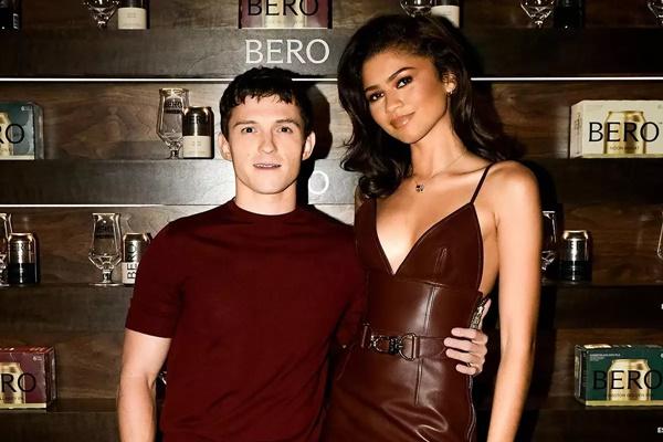 Luncurkan Minuman Non-Alkohol Bero, Tom Holland Terinpirasi Anjing Kesayangan Zendaya. (FOTO: SHUTTERSTOCK) 