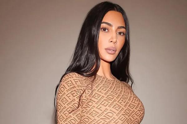 Kim Kardashian Sumbang Pakaian Dalam SKIMS untuk Korban Kebakaran Hutan. (FOTO: INSTAGRAM) 