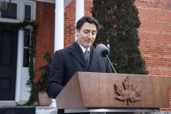 Perdana Menteri Kanada Justin Trudeau berbicara kepada wartawan dari kediamannya di Rideau Cottage di Ottawa, Ontario, Kanada, 6 Januari 2025. REUTERS 