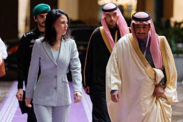 Menteri Luar Negeri Jerman Annalena Baerbock tiba untuk pertemuan tentang Suriah, di Riyadh, Arab Saudi, 12 Januari 2025. REUTERS 