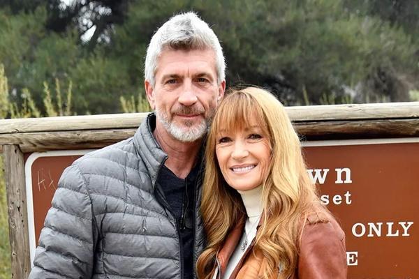 Joe Lando dan Jane Seymour pada tanggal 04 Desember 2021 di Agoura Hills, California. (FOTO: GETTY IMAGE) 