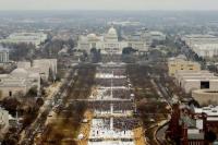 Para hadirin mengambil bagian dalam upacara pelantikan Donald Trump sebagai presiden ke-45 AS di Gedung Capitol AS di Washington, AS, 20 Januari 2017. REUTERS