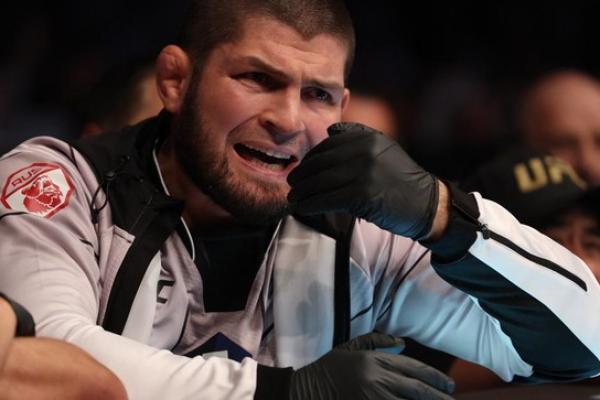 Khabib Nurmagomedov, salah satu petarung UFC dengan gelar kemenangan terbanyak (Foto: CNN) 