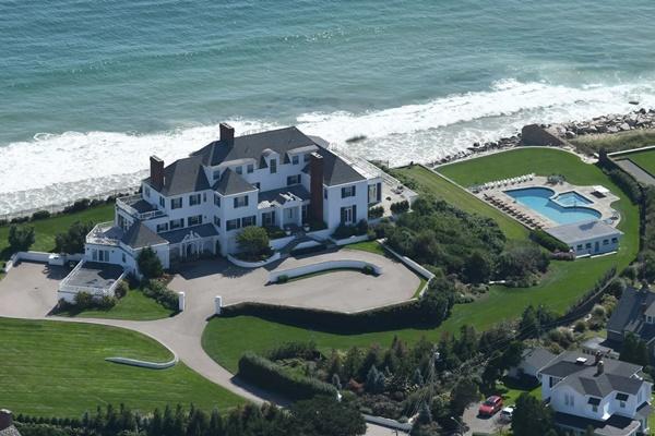 Rumah mewah tepi pantai Taylor Swift di Watch Hill, Westerly, Rhode Island. (FOTO: SPLASH NEWS) 