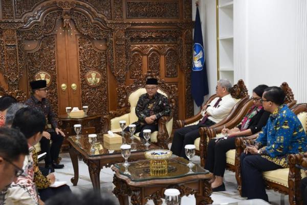 Menteri Pendidikan Dasar dan Menengah (Mendikdasmen), Abdul Mu`ti dalam audiensi Mendikdasmen dengan Mendes PDT, Yandri Susanto, di Kantor Kemendikdasmen, Jakarta, Kamis (Foto: Ist) 