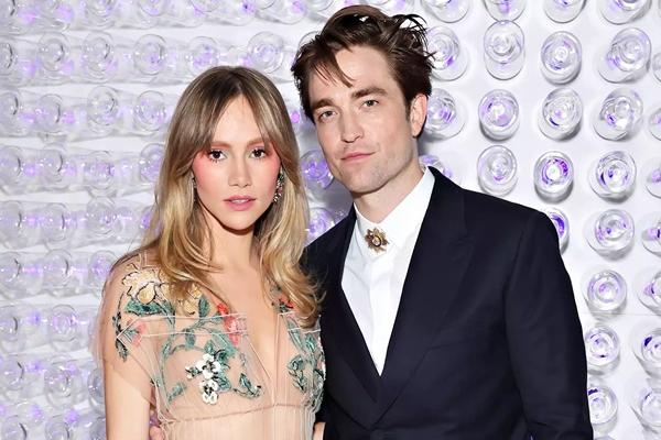 Robert Pattinson Ungkap Bayinya dan Suki Waterhouse Punya Bau yang Luar Biasa. (FOTO: GETTY IMAGE) 