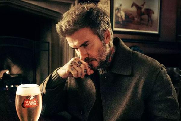 David Beckham dalam Iklan Stella Artois Super Bowl 2025. (FOTO: STELLA ARTOIS) 