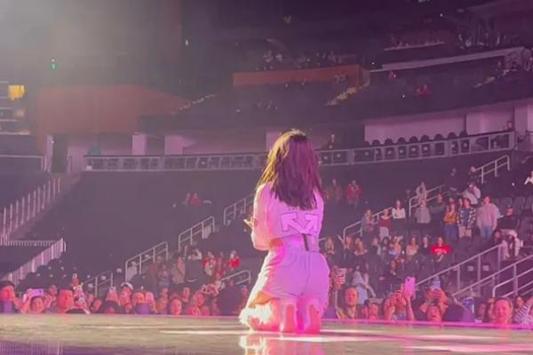 Pertunjukan Camila Cabello di State Farm Arena, Atlanta, hanya ditonton sedikit penggemar. (FOTO: X) 