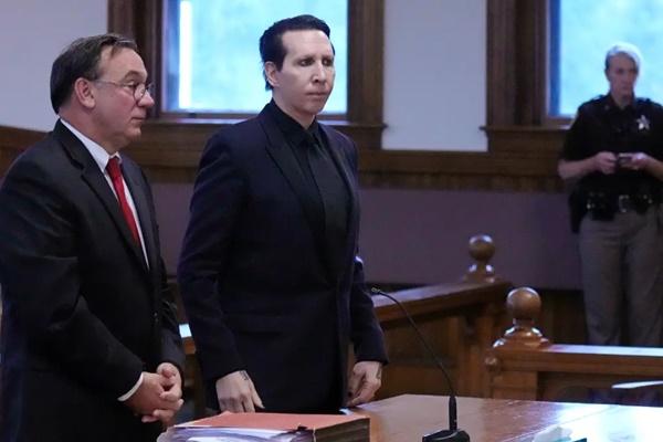 Marilyn Manson Lolos dari Dakwaan atas Tuduhan KDRT dan Penyerangan Seksual