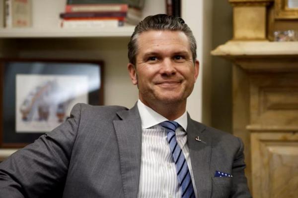 Calon Donald Trump untuk menjadi Menteri Pertahanan Pete Hegseth di Capitol Hill di Washington, AS, 10 Desember 2024. REUTERS 