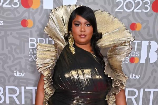 Berhasil Turunkan Berat Badan Sesuai Target, Lizzo Ungkap Body Neutrality. (FOTO: GETTY IMAGE) 